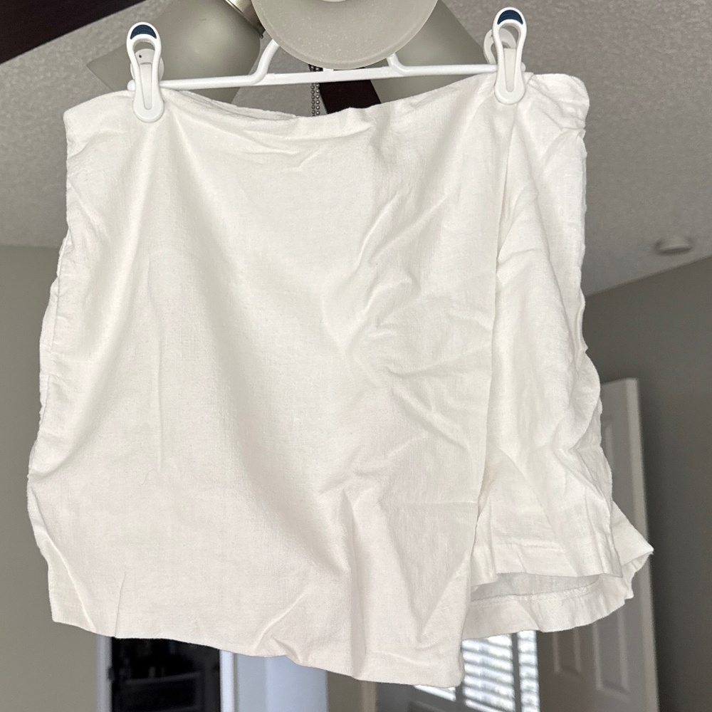 White linen skort